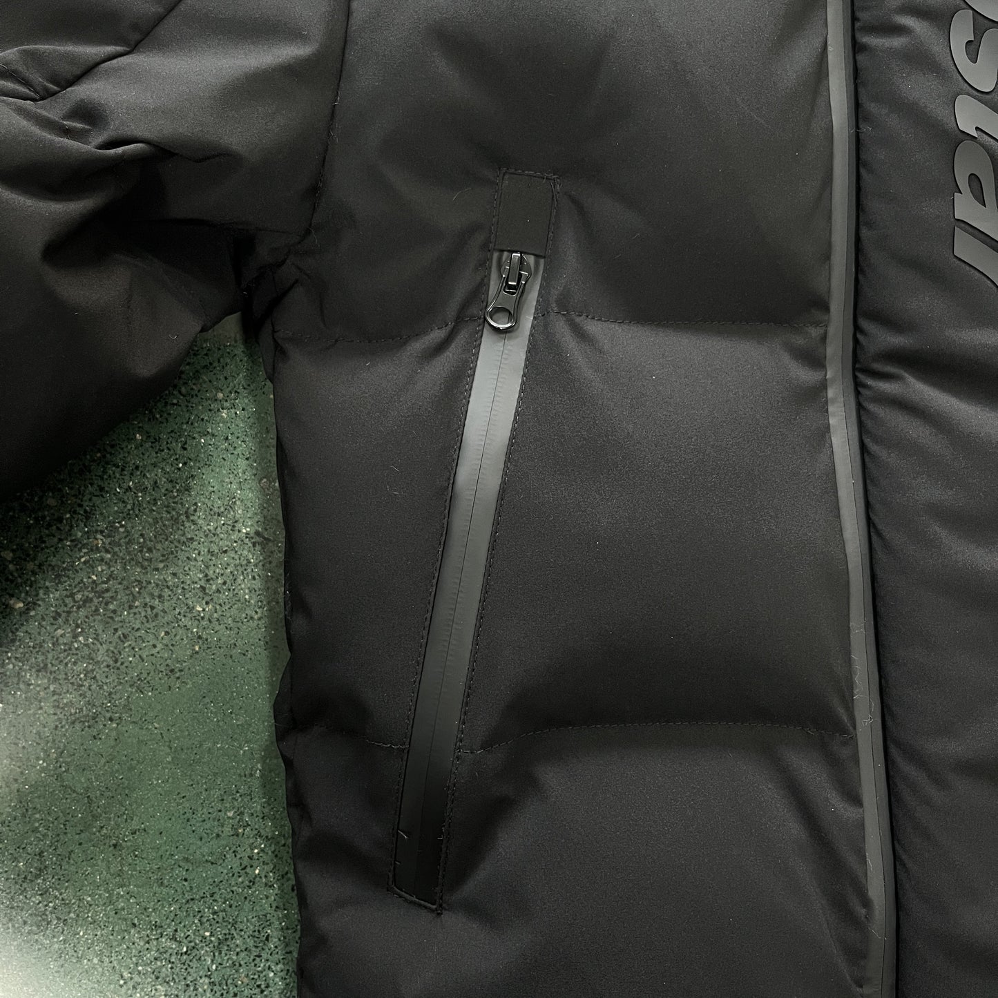 HYPERDRIVE TECHNICAL PUFFER-BLACK EDITION