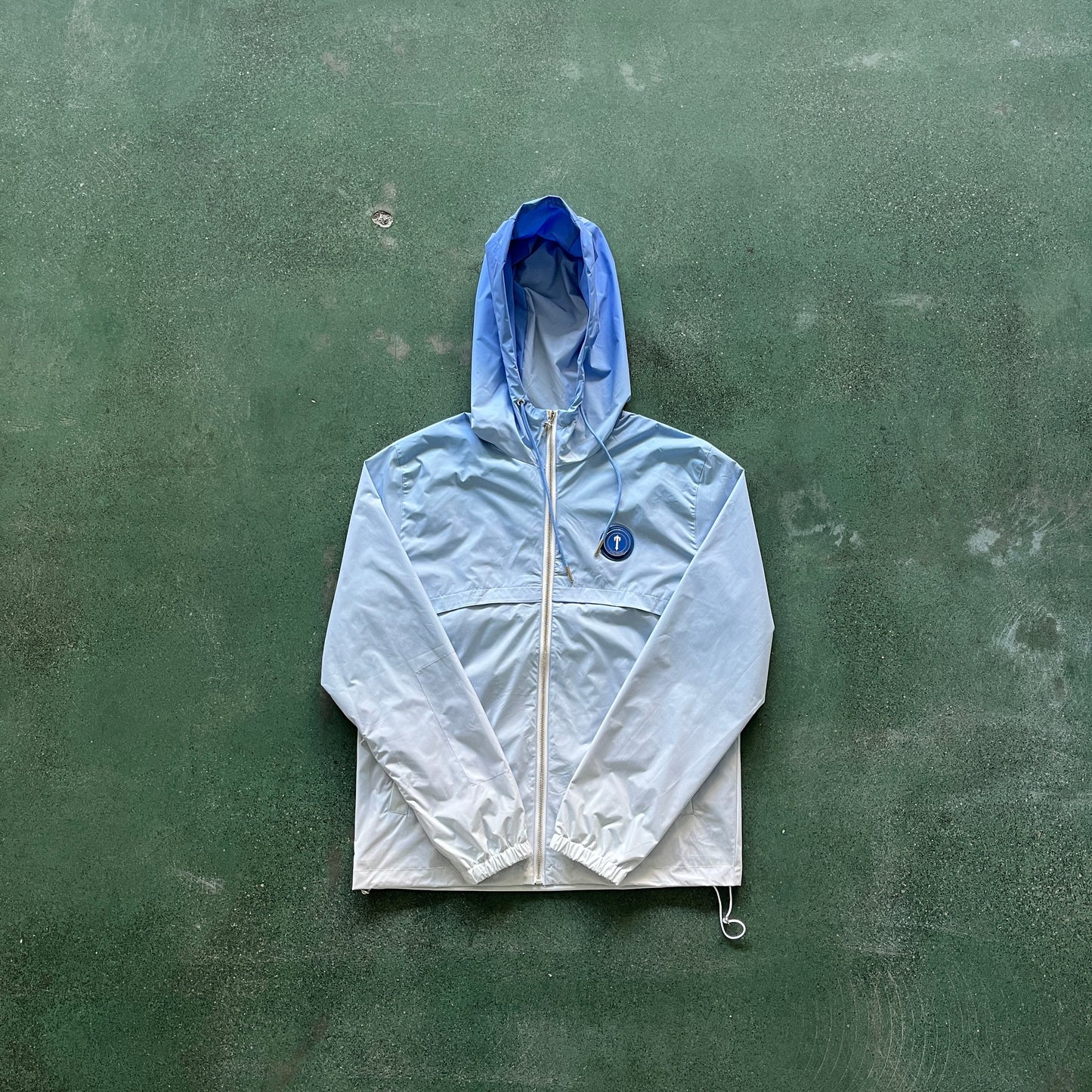 irongate T windbreaker-blue grdient blue