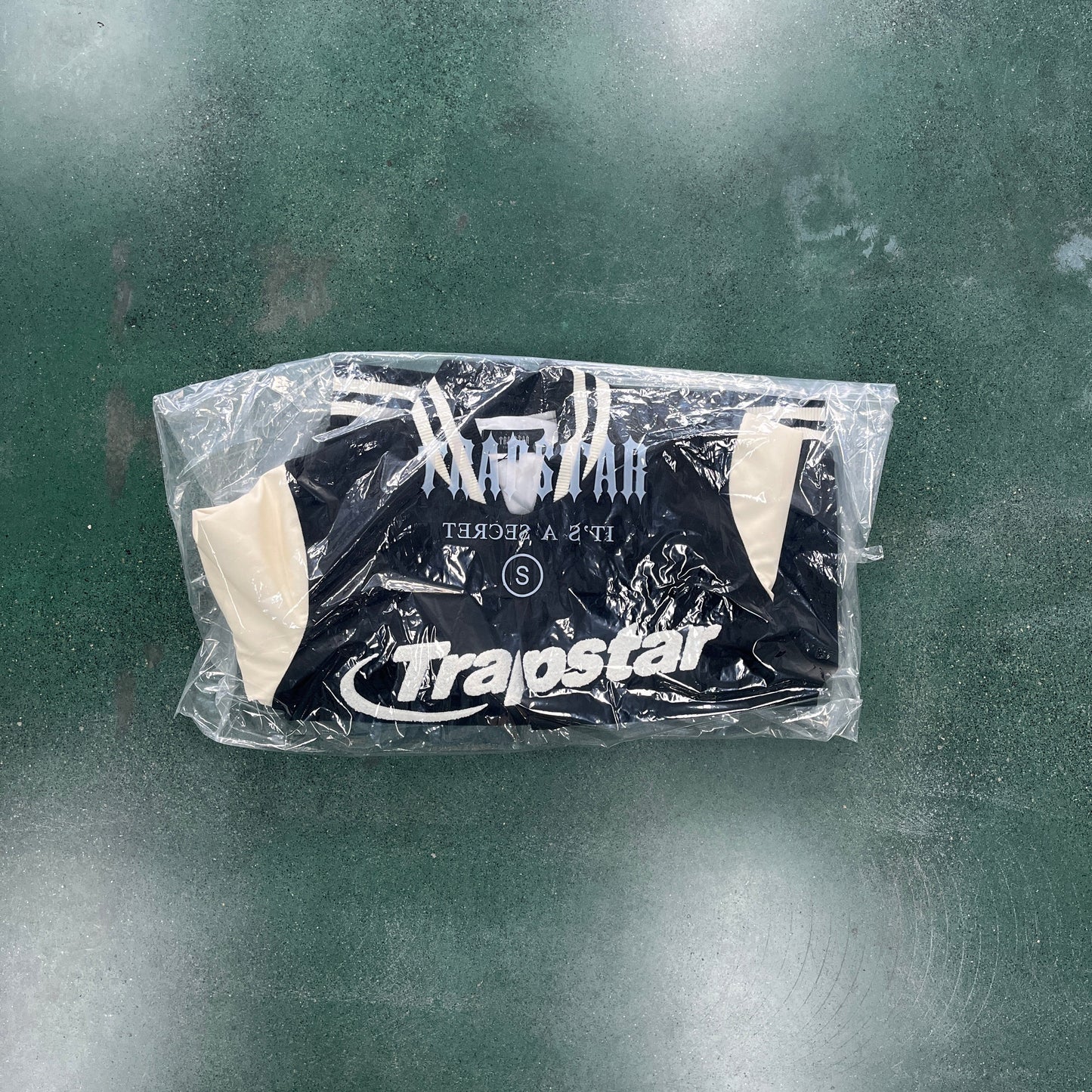 irongate T windbreaker-black