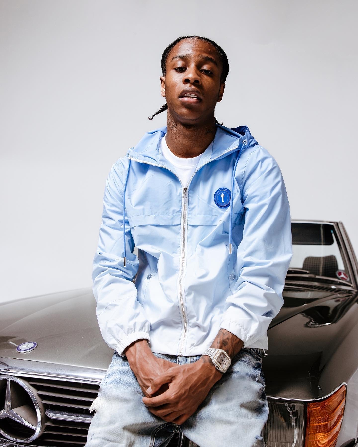 irongate T windbreaker-blue grdient blue