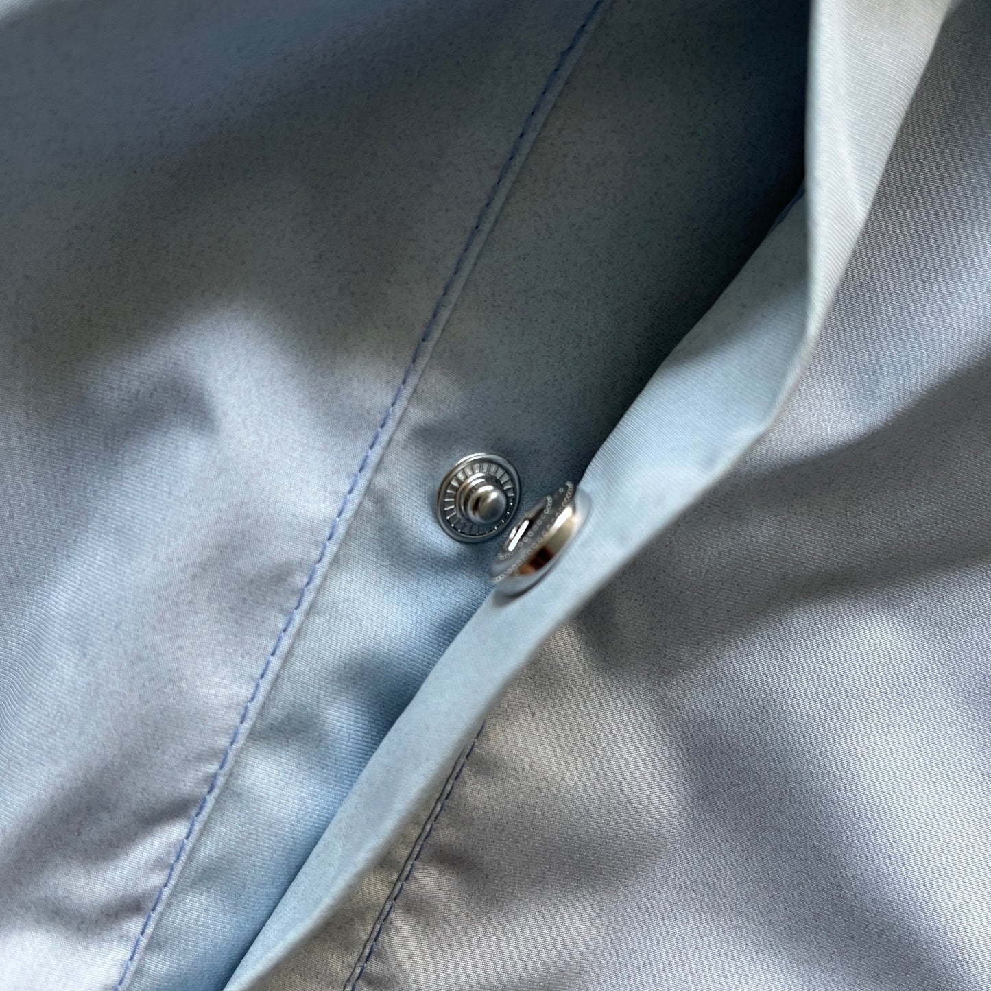 irongate T windbreaker-blue grdient blue
