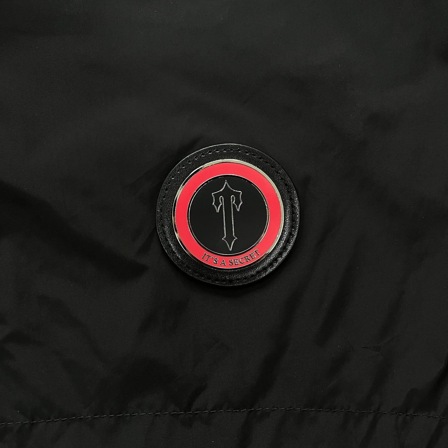 irongate T windbreaker-black red
