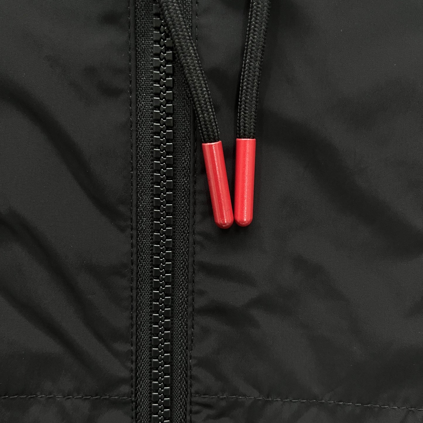 irongate T windbreaker-black red