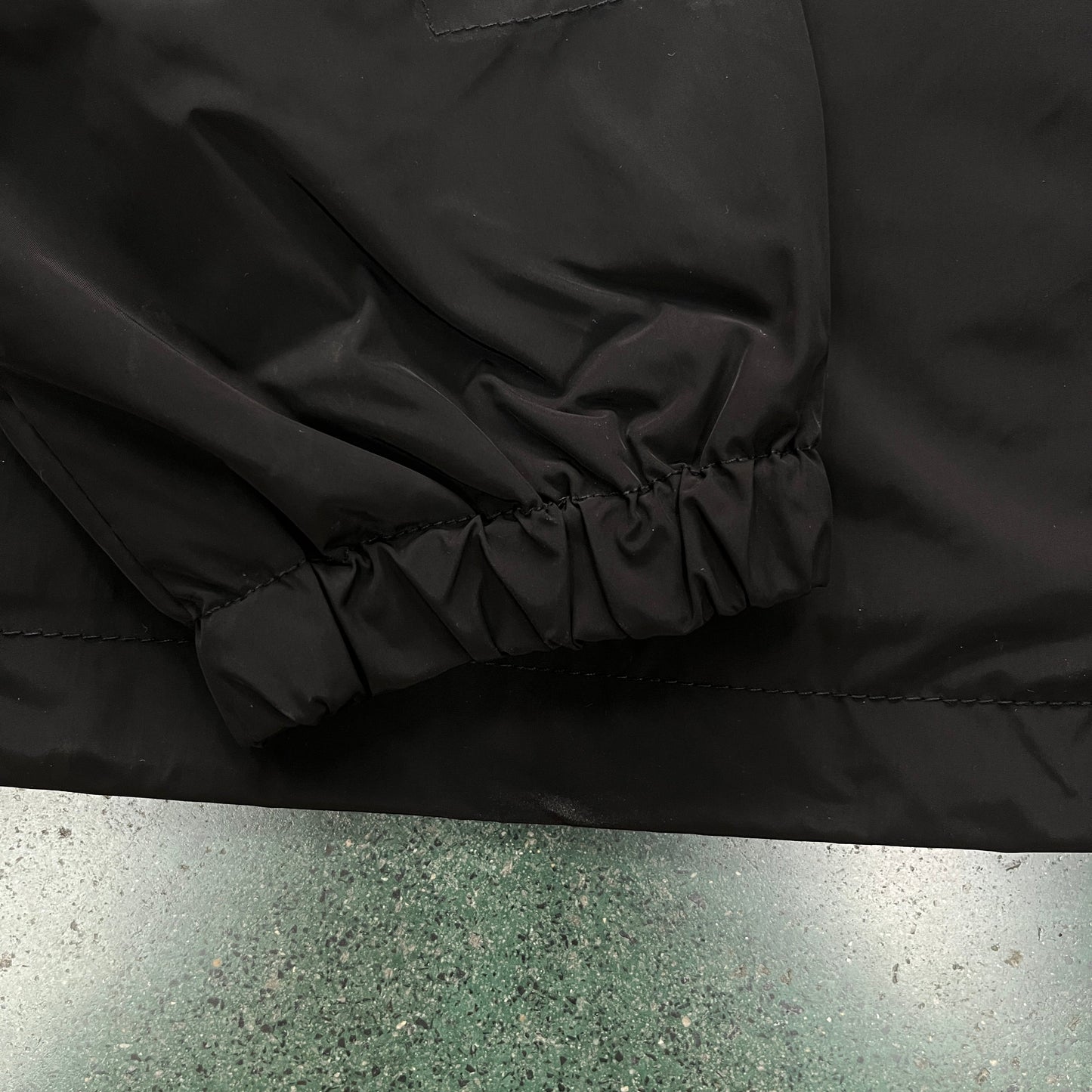 irongate T windbreaker-black red
