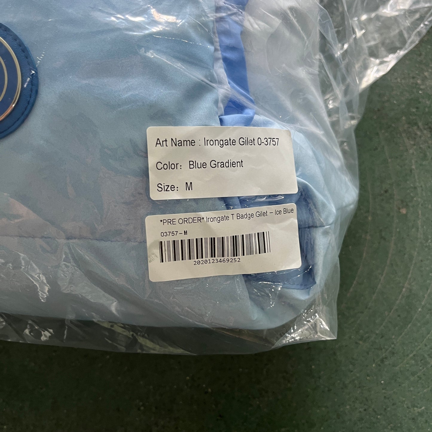 irongate badge gilte-ice blue