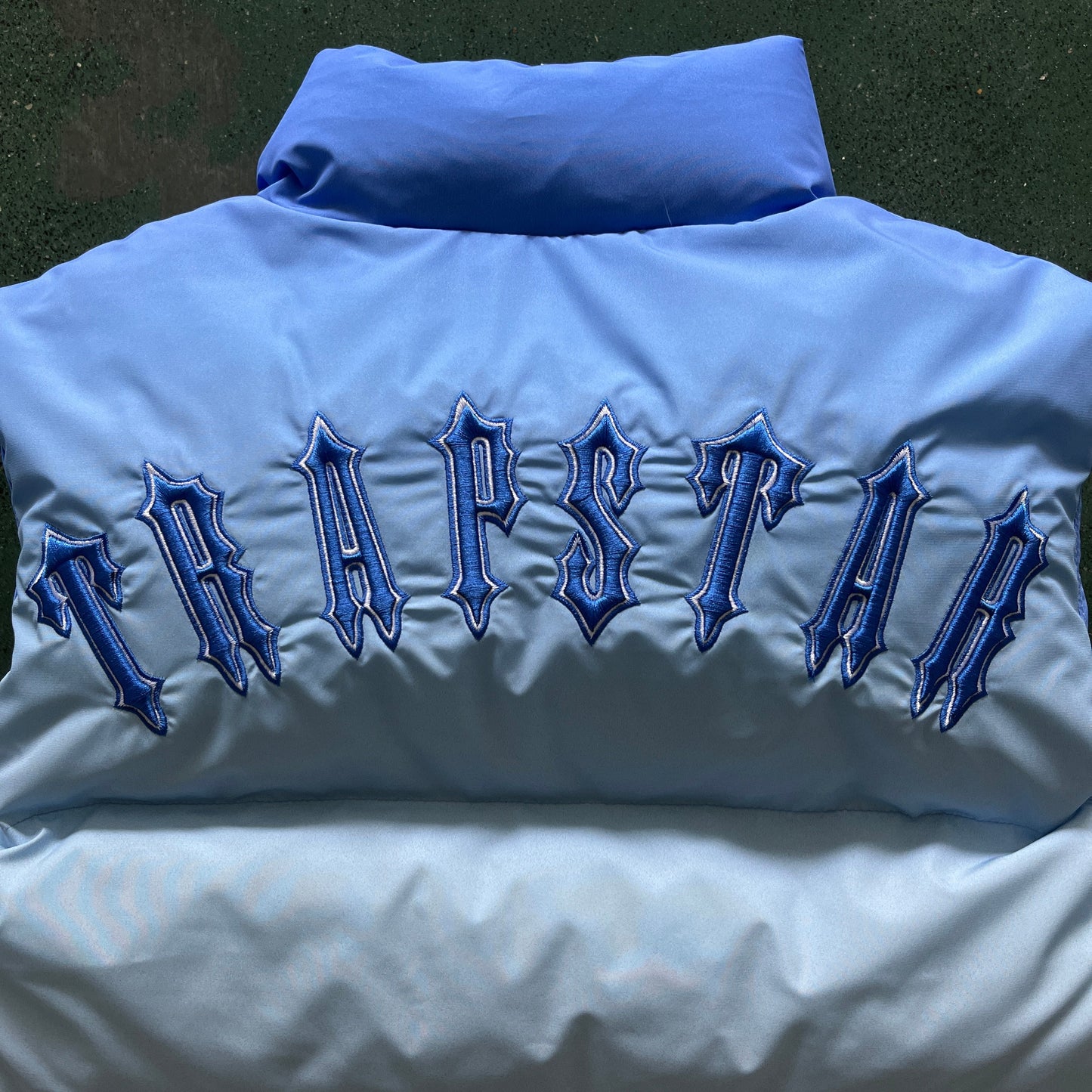 irongate badge gilte-ice blue