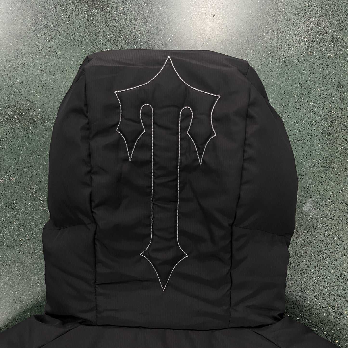 DECODED 2025 HOODED PUFFER-BLACK GRADIENT
