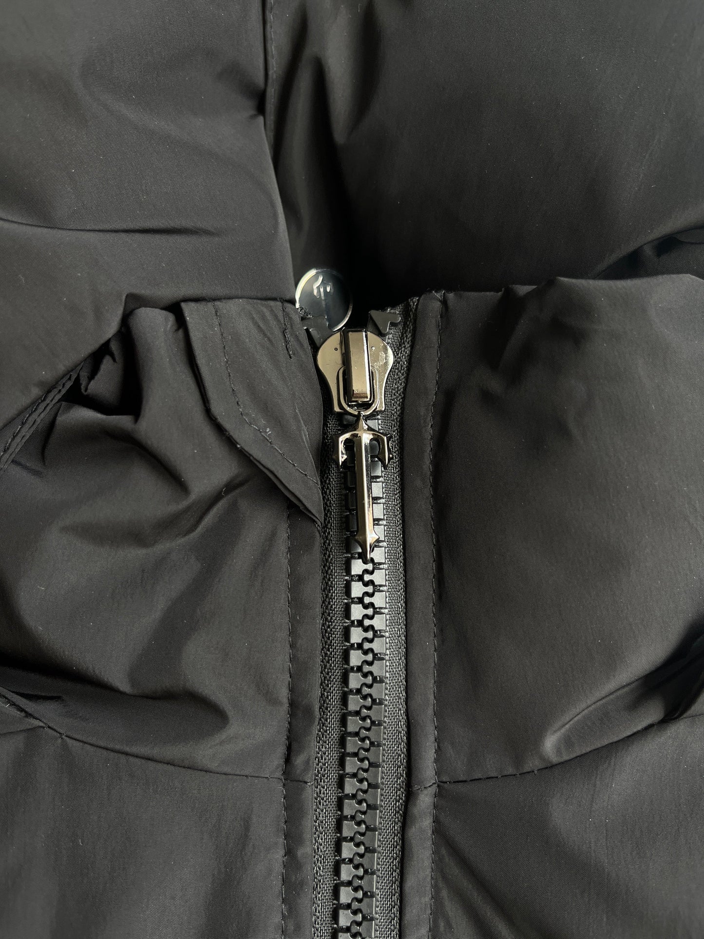 womens irongate detachable hooded puffer - black