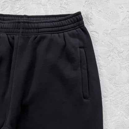 LUNDUN STITCH OPEN HEM -black and red