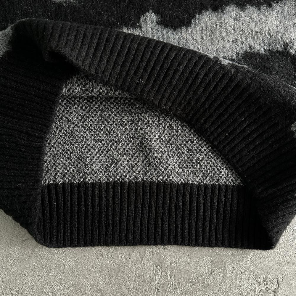 morehairfuzzy collar sweater-black