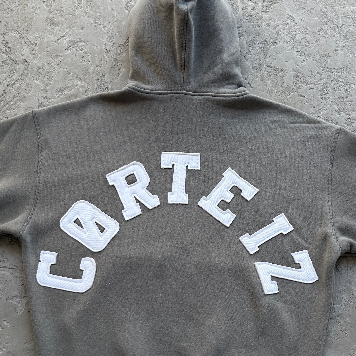 college arch open hem set-grey