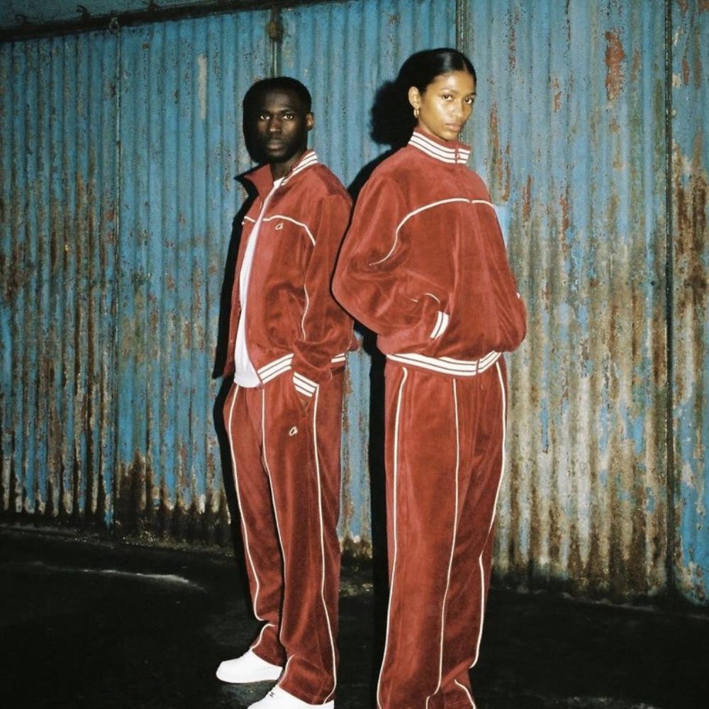 velour amg set -red