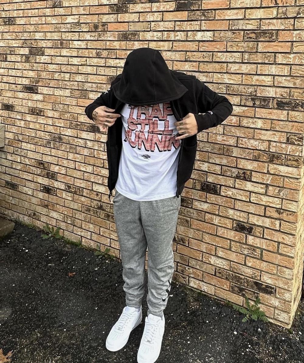 sy trap white tee