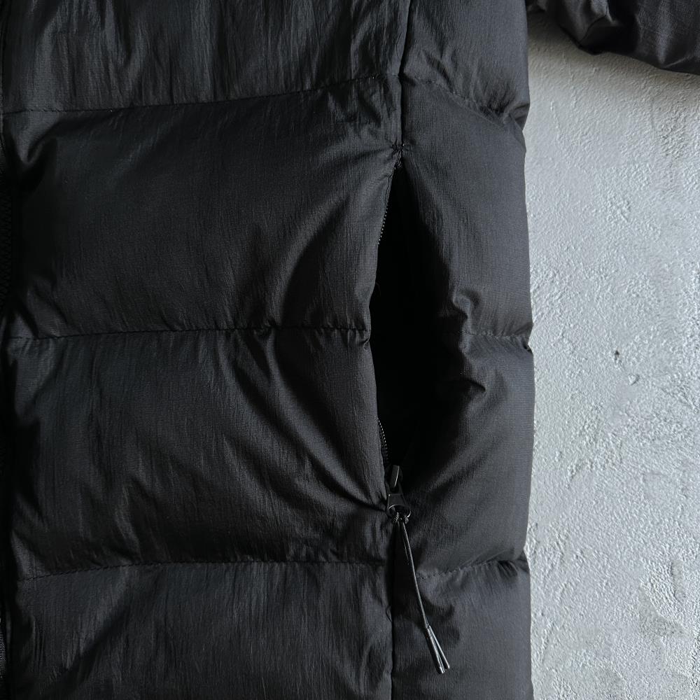 It's a secret puffer jacket BLACK