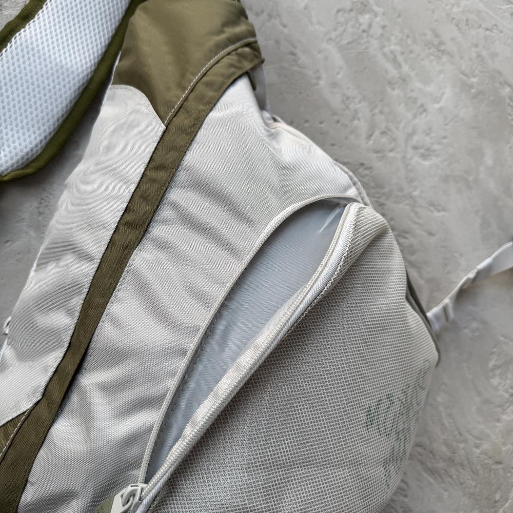 ME sling bag
