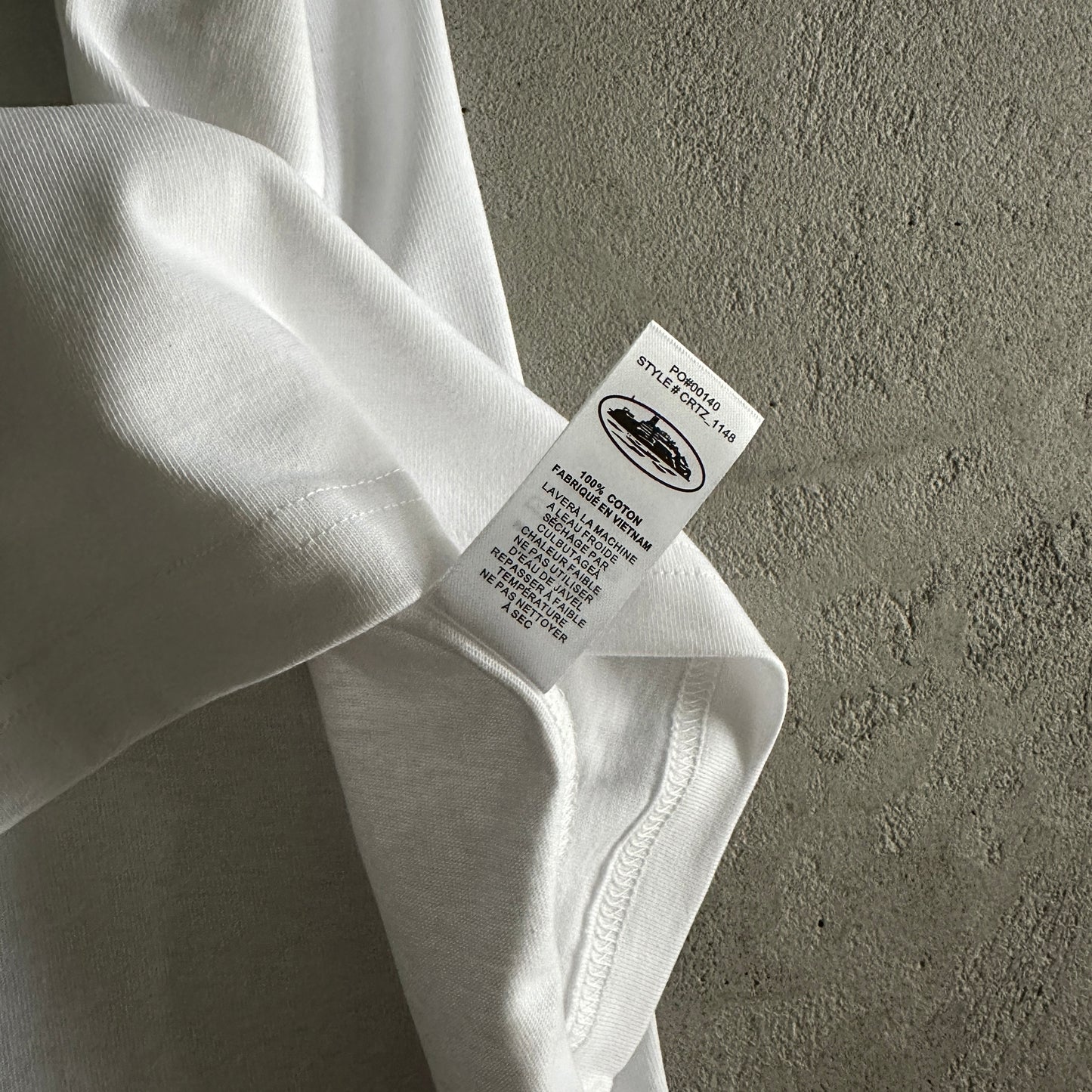 rusty alcatraz tee -white