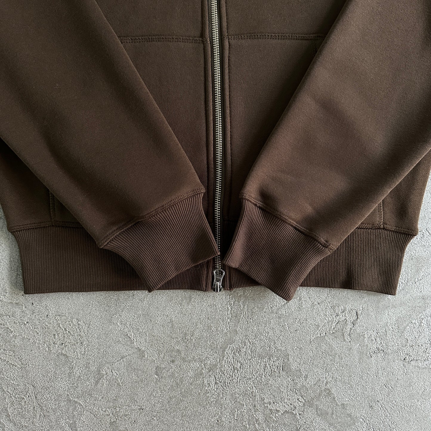 island puff print zip set-brown