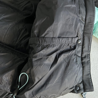 syna down jacket- Black and blue