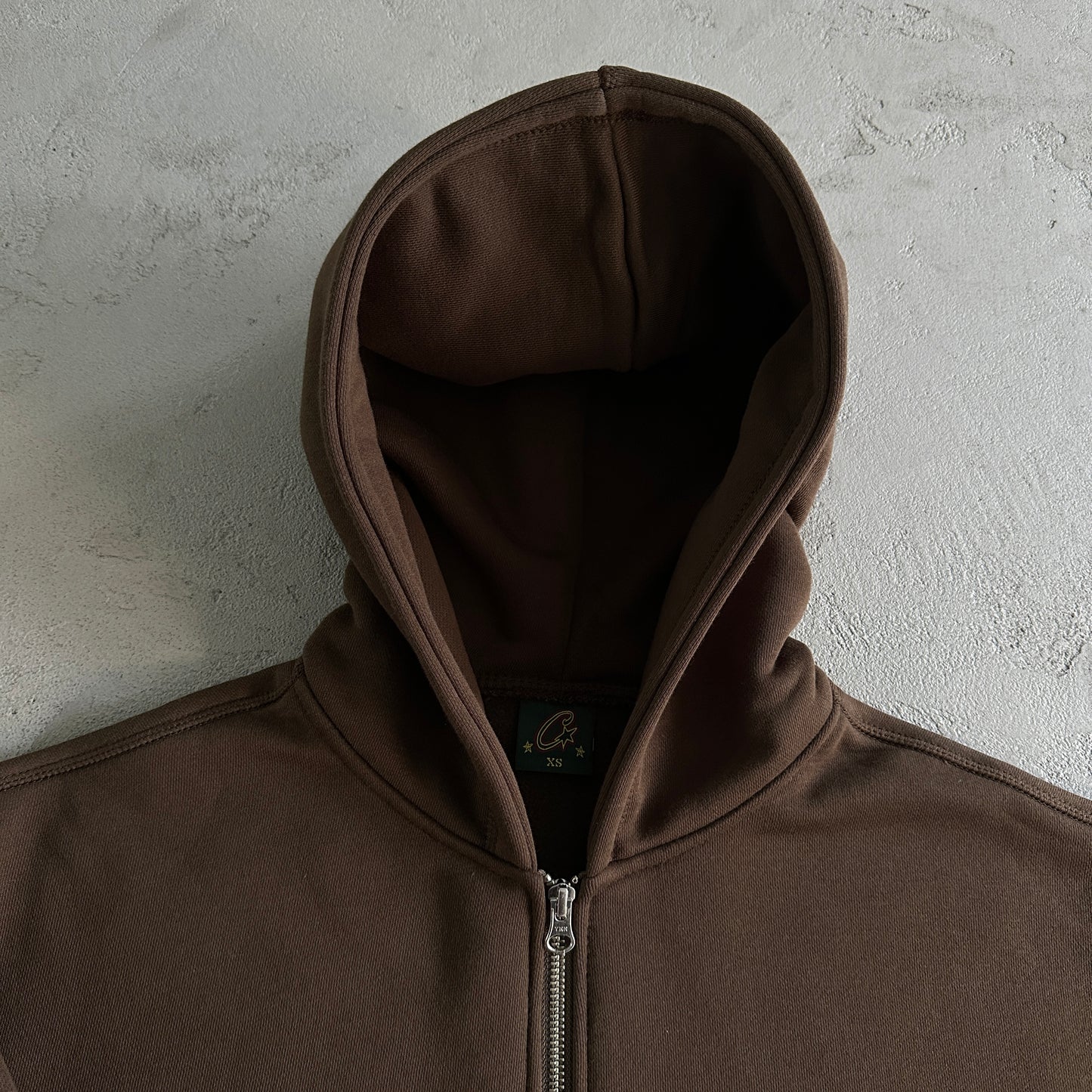 island puff print zip set-brown