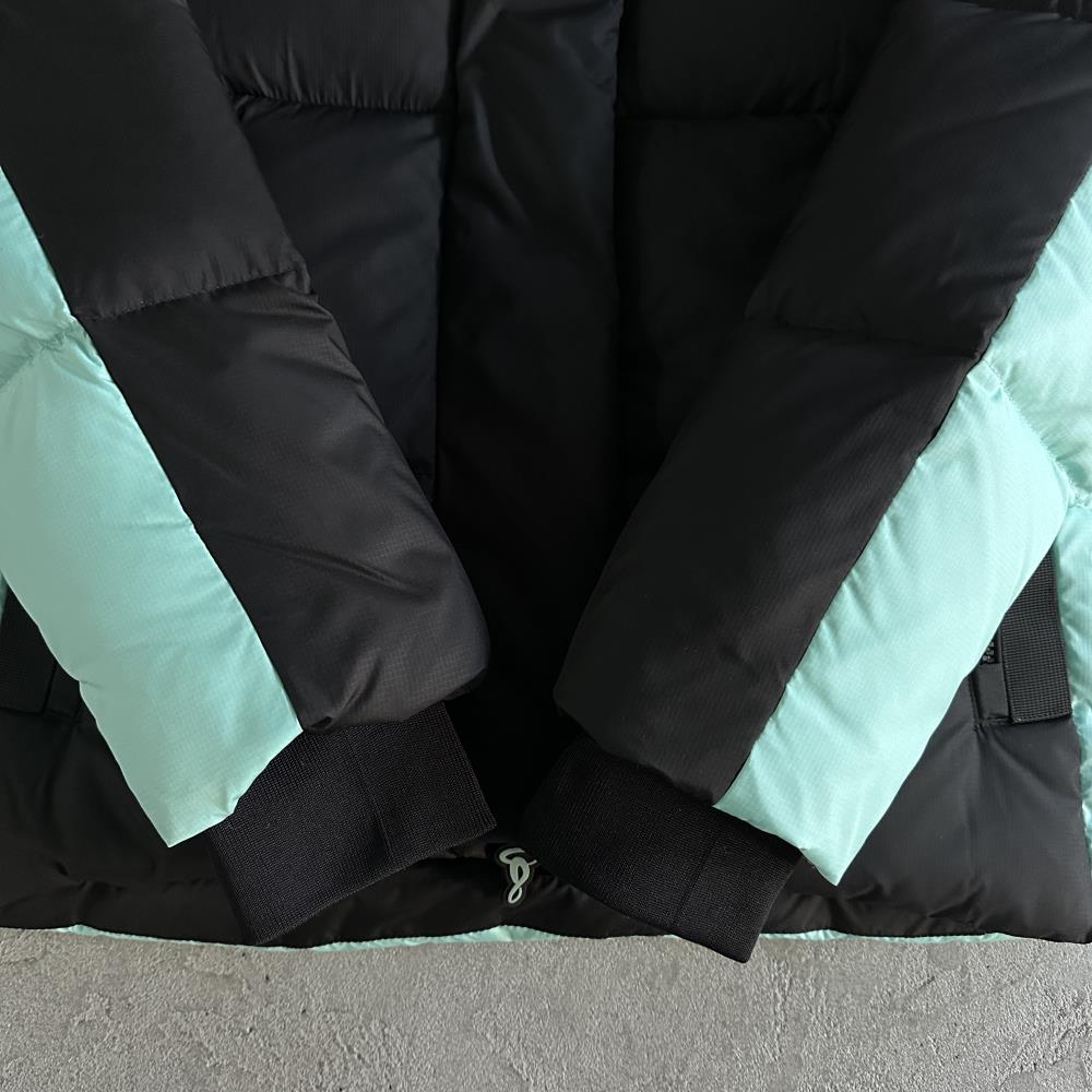 syna down jacket- Black and blue