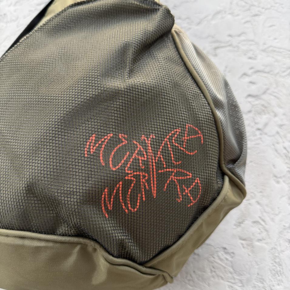 ME sling bag