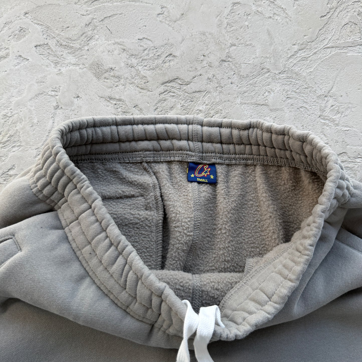 college arch open hem set-grey