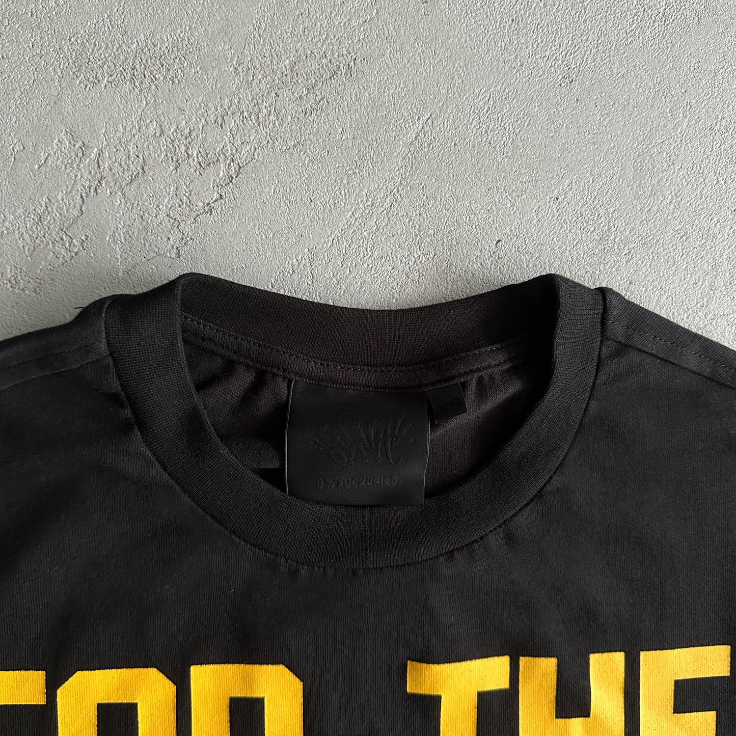 SY wages tee -black