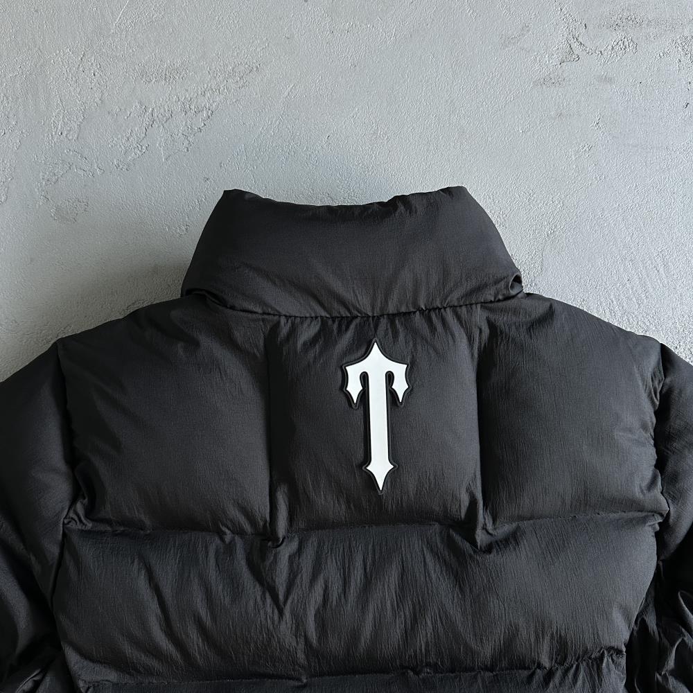 It's a secret puffer jacket BLACK