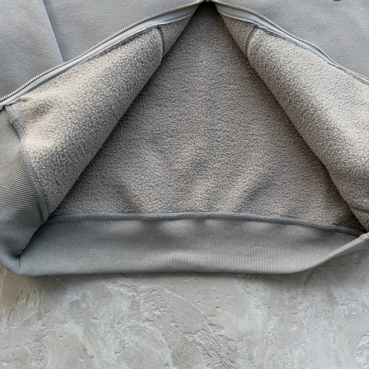 college arch open hem set-grey