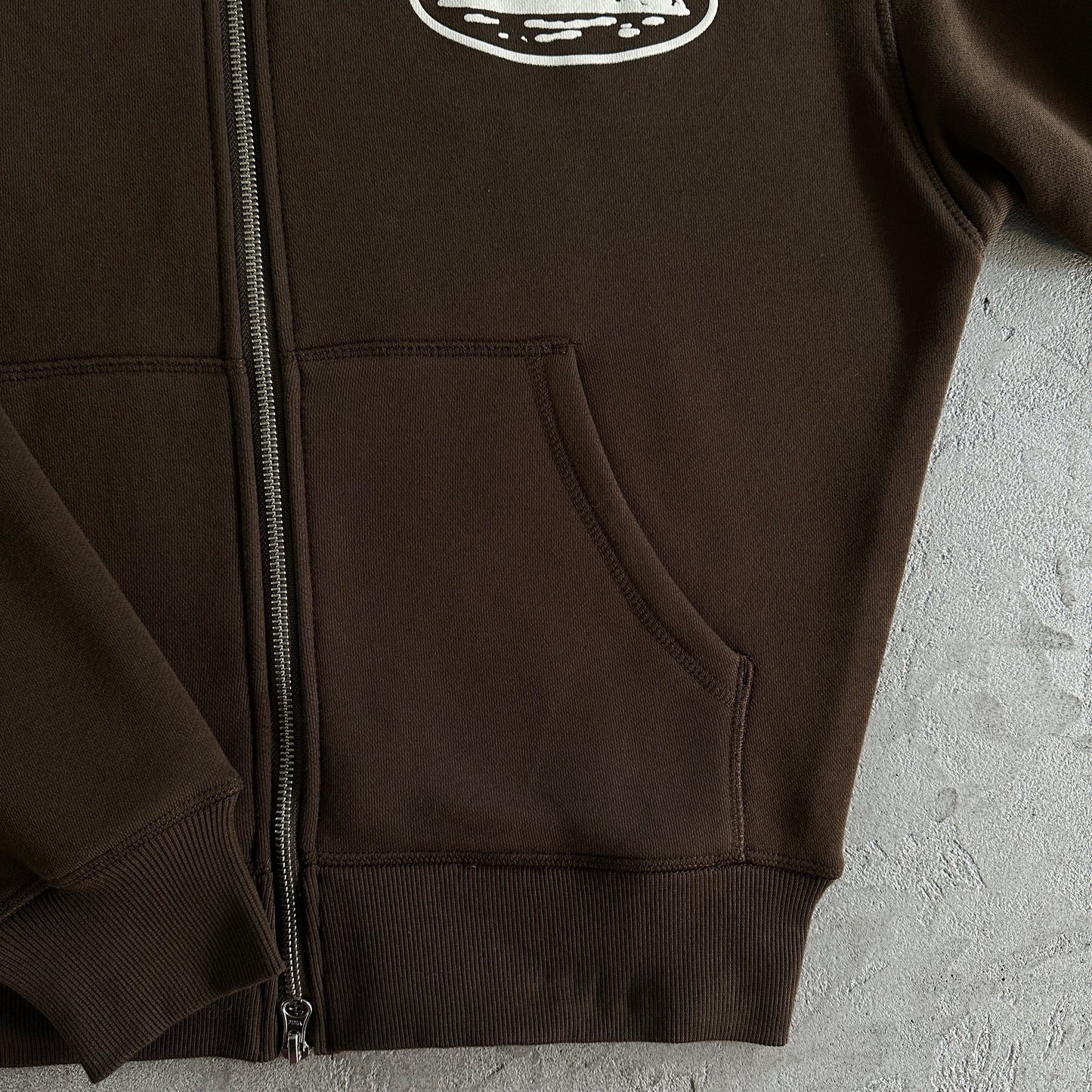 island puff print zip set-brown