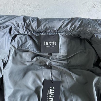 It's a secret puffer jacket BLACK