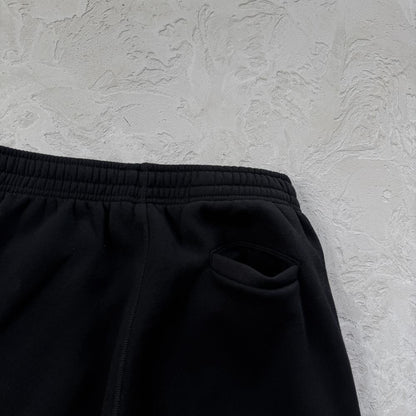 LUNDUN STITCH OPEN HEM -black and red