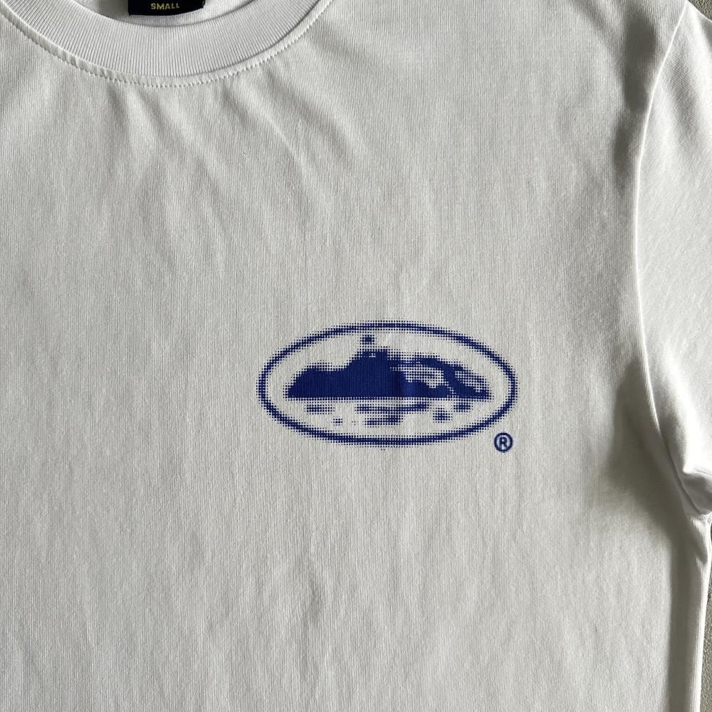 halftone island -white
