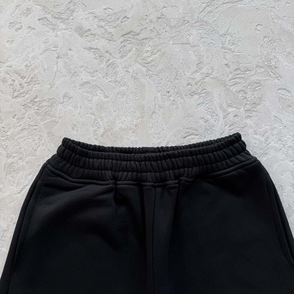 ISLAND PUFF PRINT SWEATSHORT