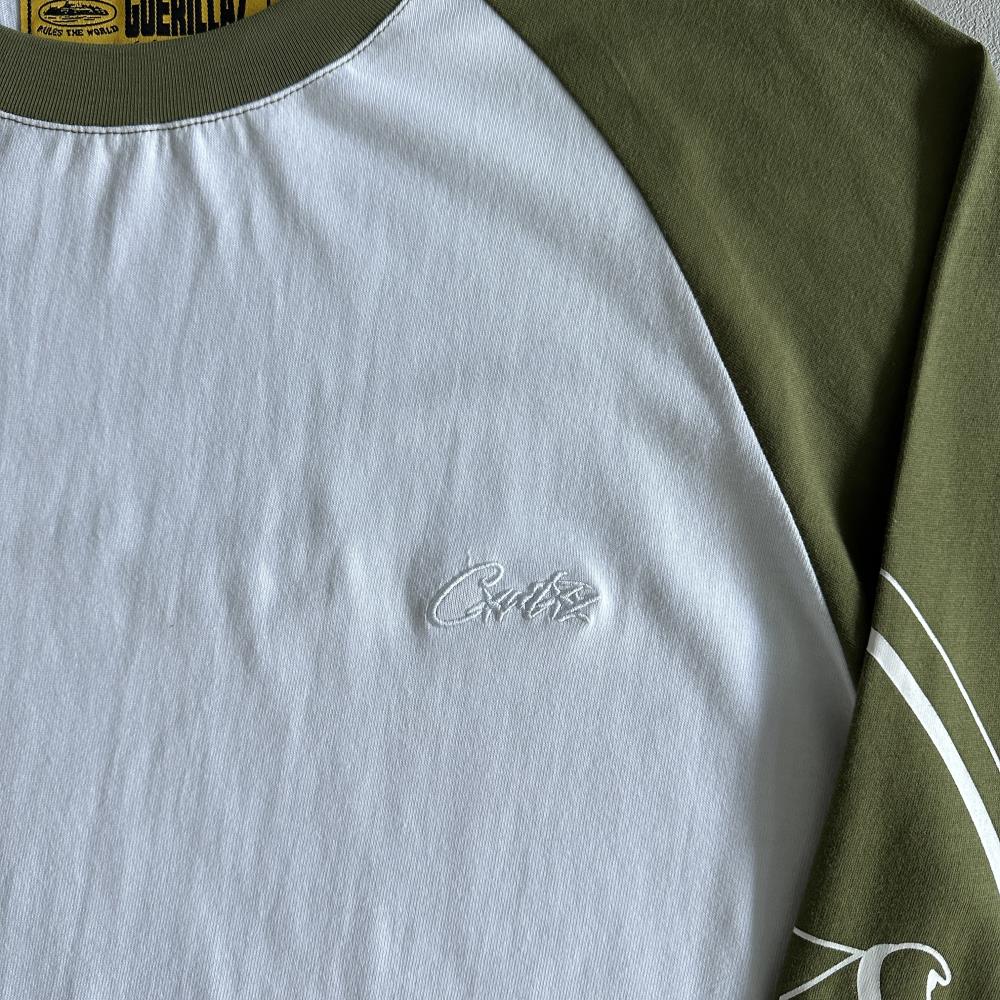 Contrast color shoulder long sleeve tee