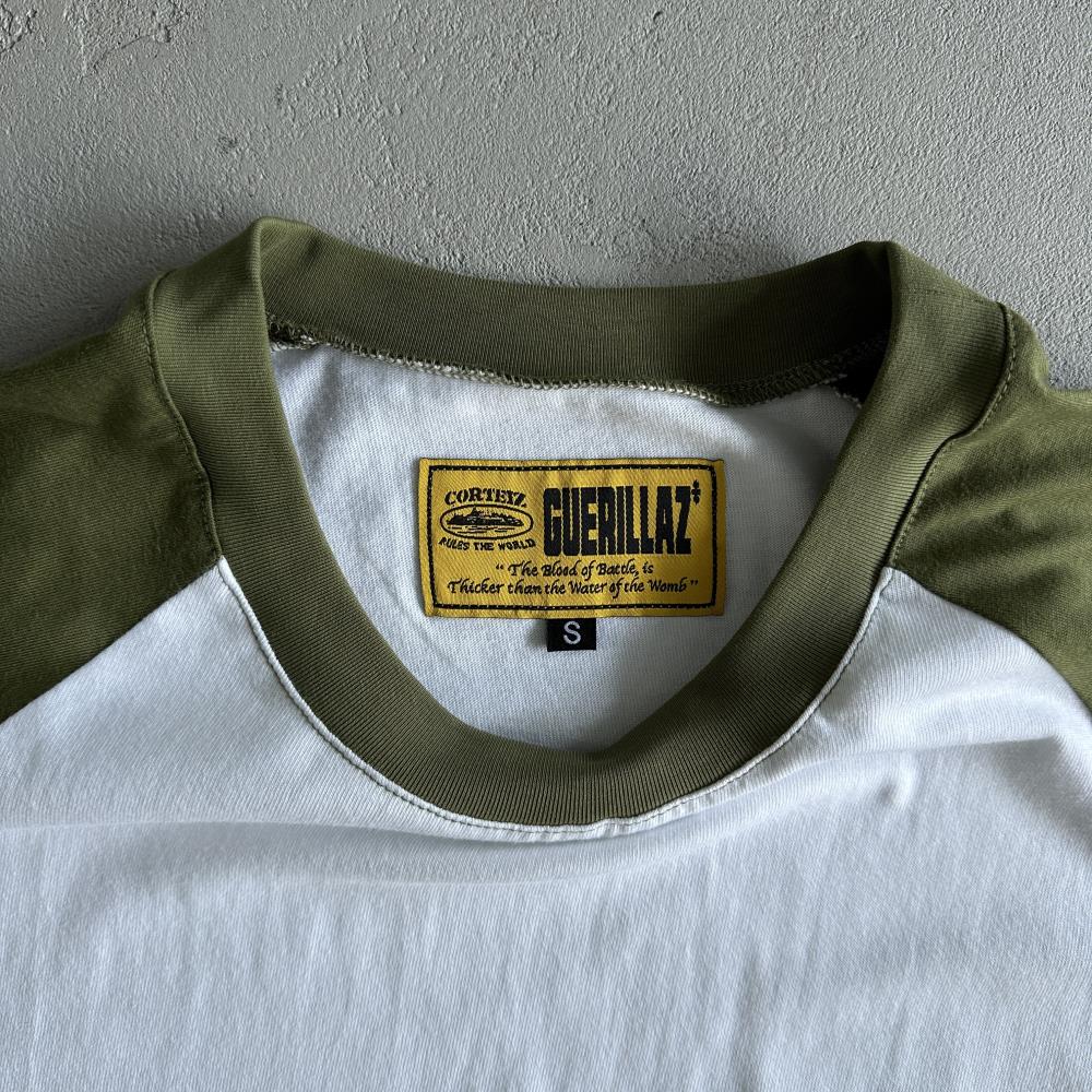 Contrast color shoulder long sleeve tee
