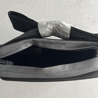 MT-gray and black color matching satchel