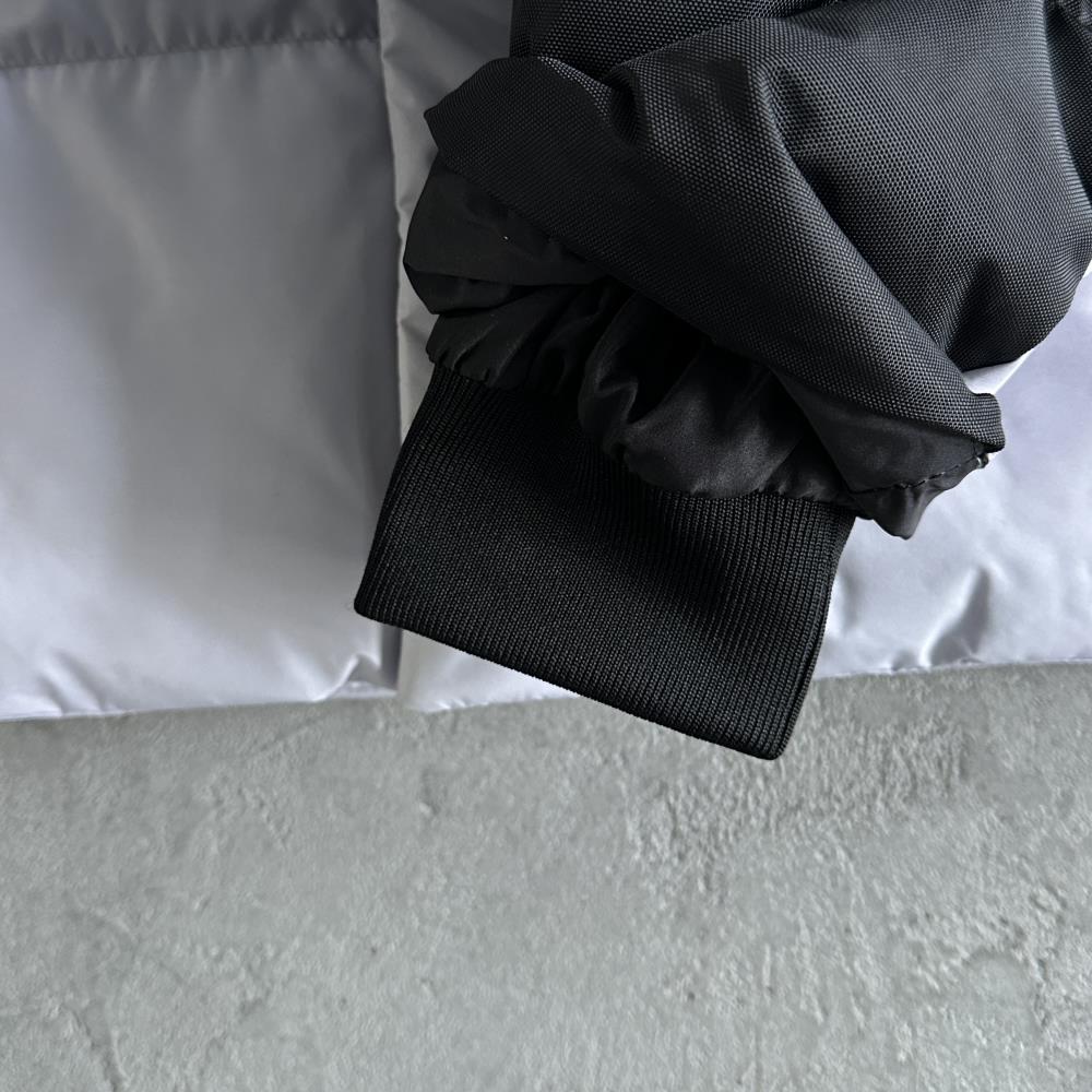 decoded arch puffer-black gradient