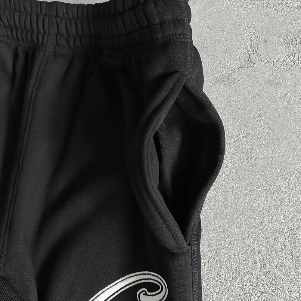 Satin C-star applique suit-black
