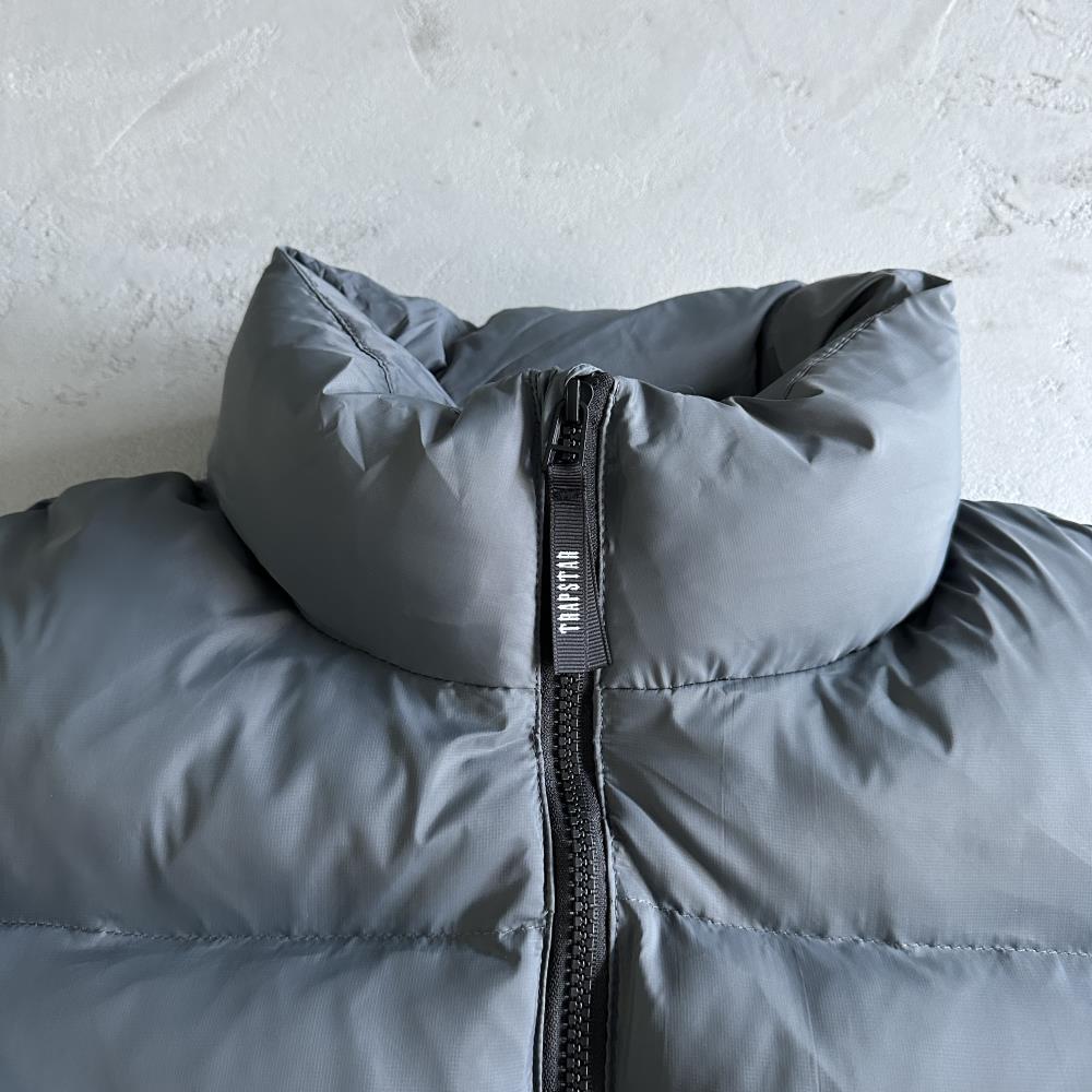 It's a secret puffer jacket BLACK