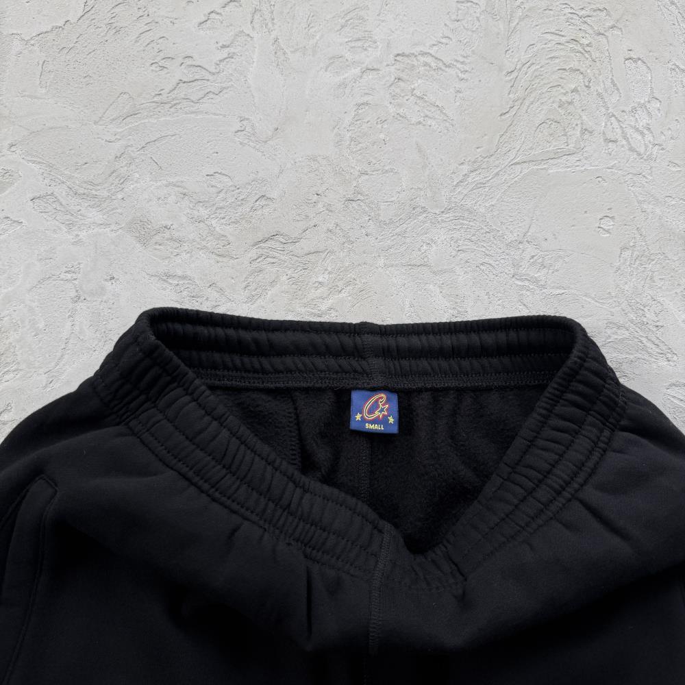 LUNDUN STITCH OPEN HEM -black and red