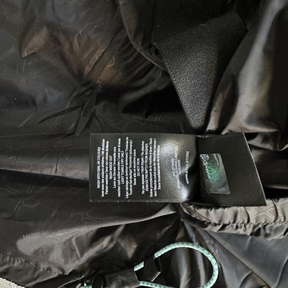 syna down jacket- Black and blue