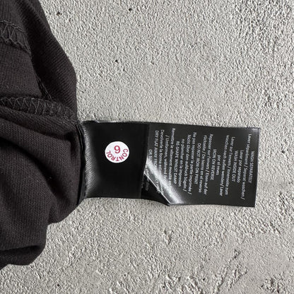 sy player tee -black