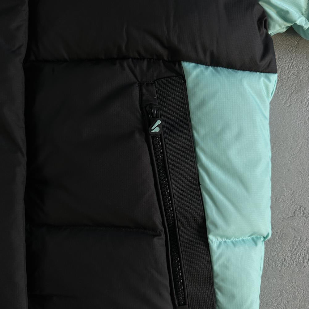 syna down jacket- Black and blue