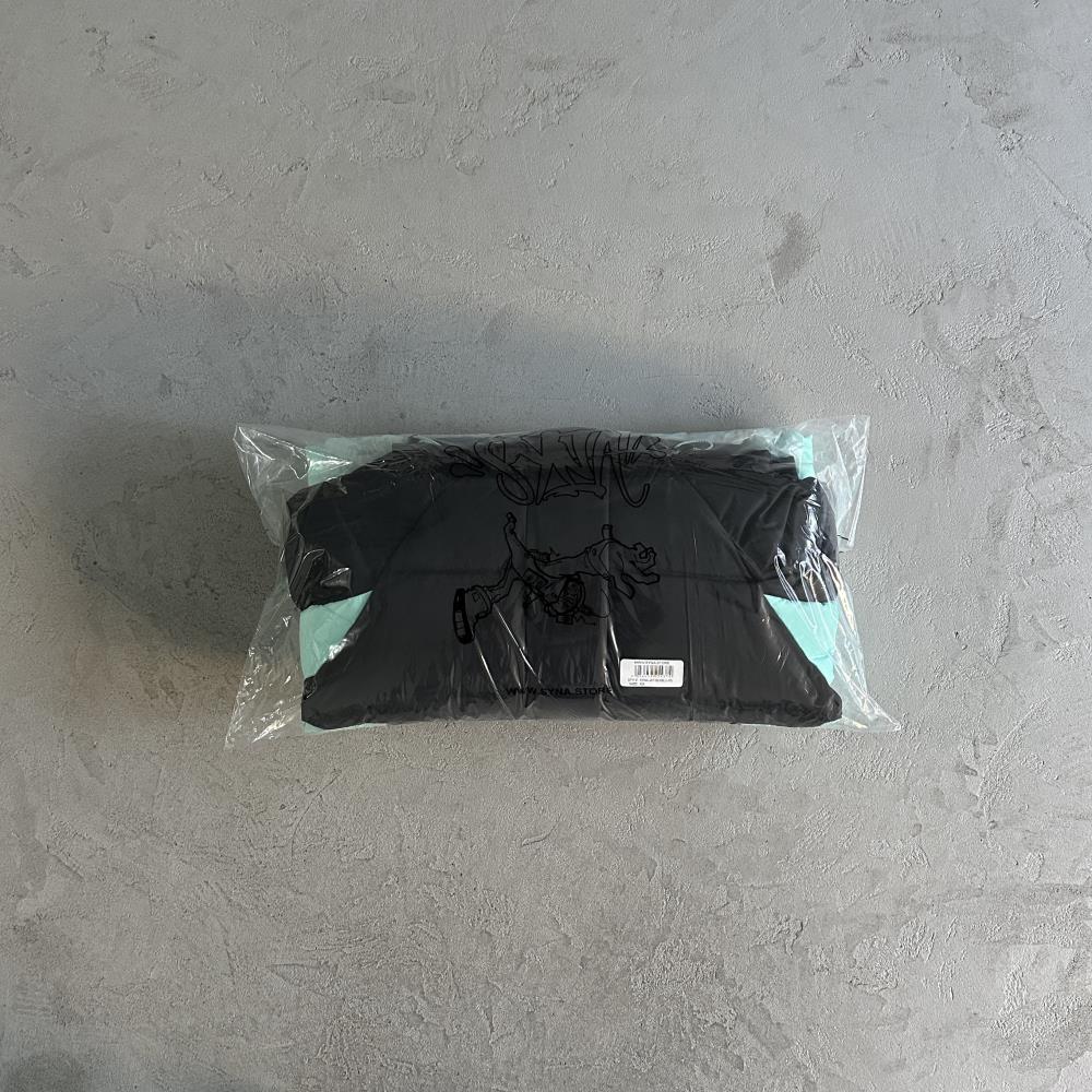 syna down jacket- Black and blue