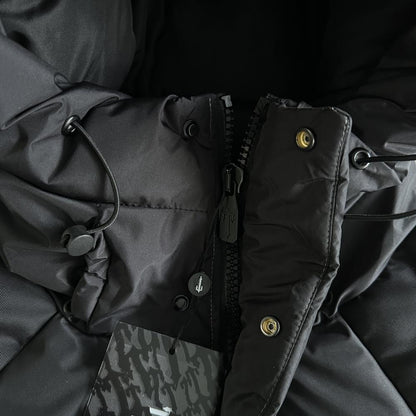 decoded arch puffer-black gradient
