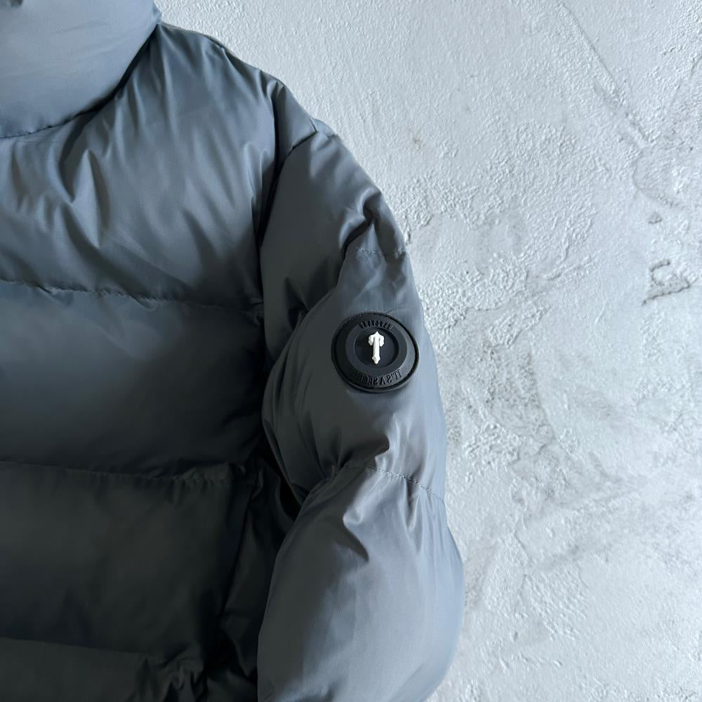 It's a secret puffer jacket BLACK