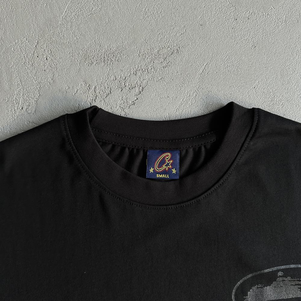 Round r-labeled tee all balck