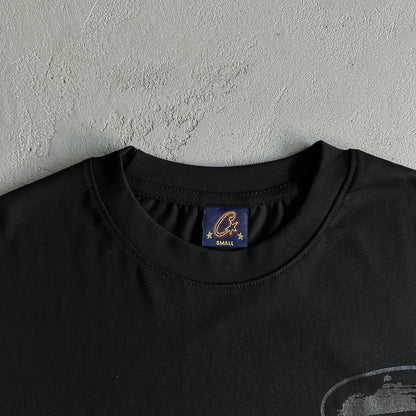 Round r-labeled tee all balck