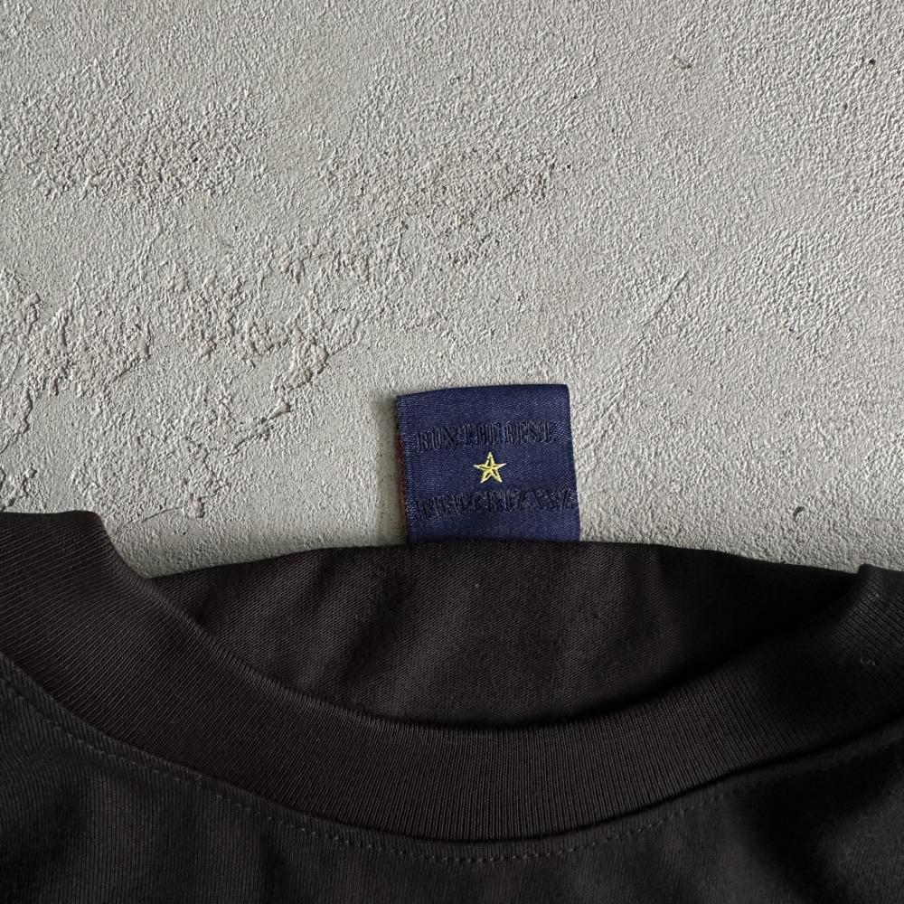 times new roman tee -black